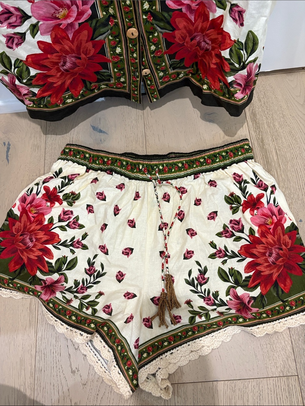 FARM Rio Floral Shirt in Cream, Red & Pink with Matching Shorts - set - Picture 2 of 4
